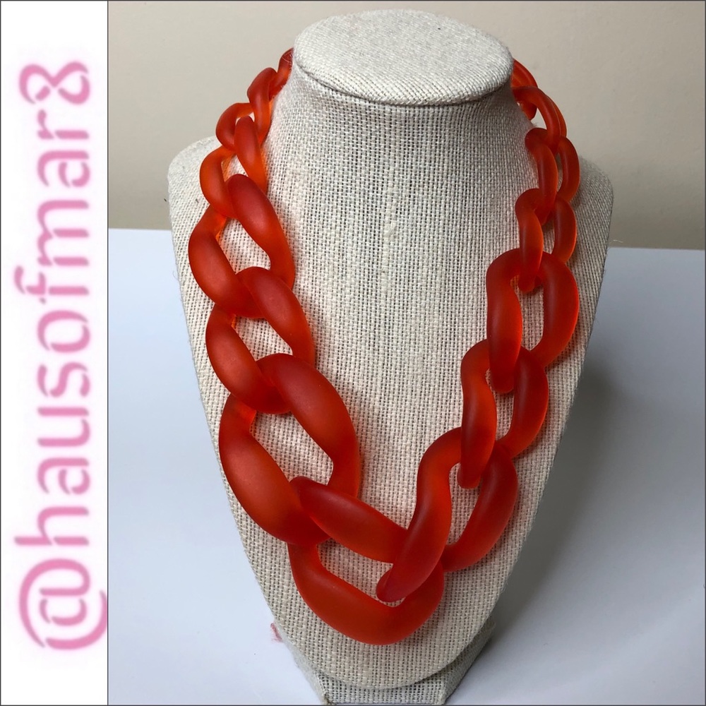 Venti Hibiscus Statement necklace